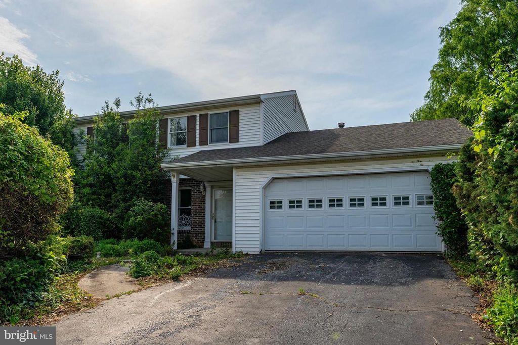 1524 COLONY DR, Reading, PA 19610