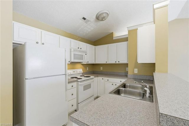 734 Scholastic Court, Winston-salem, NC 27106