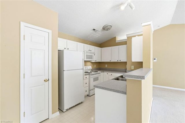 734 Scholastic Court, Winston-salem, NC 27106