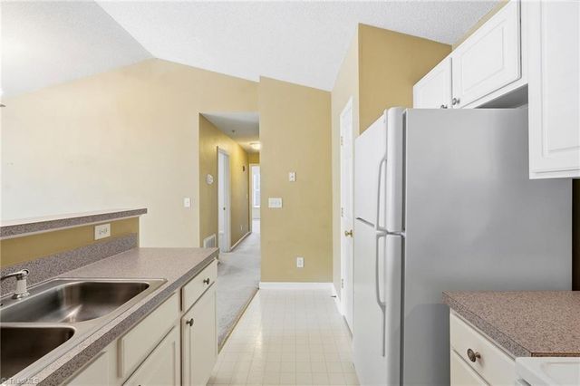 734 Scholastic Court, Winston-salem, NC 27106