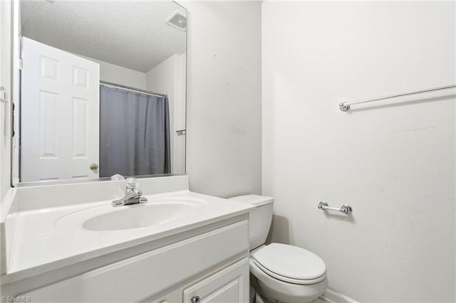 734 Scholastic Court, Winston-salem, NC 27106