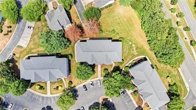 734 Scholastic Court, Winston-salem, NC 27106