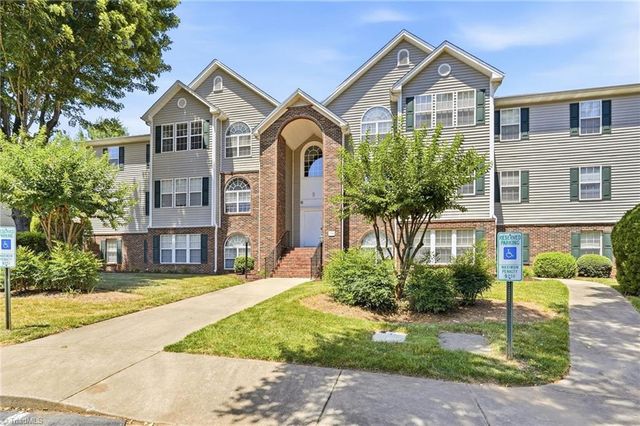 734 Scholastic Court, Winston-salem, NC 27106