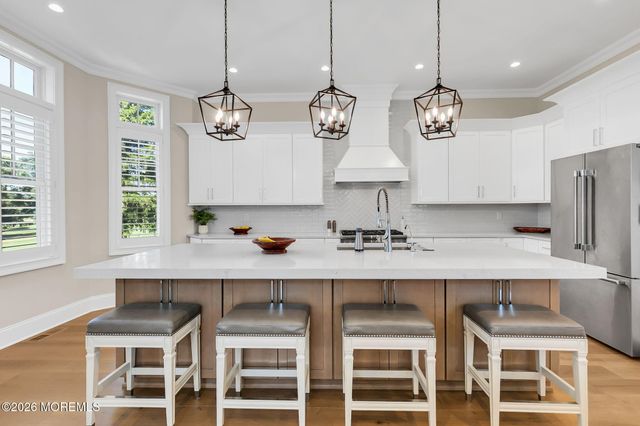 114 Eagle Way, Eatontown, NJ 07724