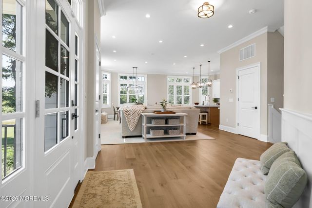 114 Eagle Way, Eatontown, NJ 07724