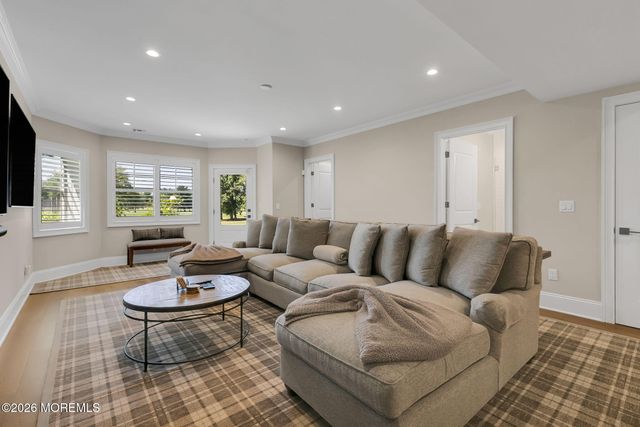 114 Eagle Way, Eatontown, NJ 07724