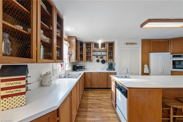 2501 Laramie Drive, Greensboro, NC 27406