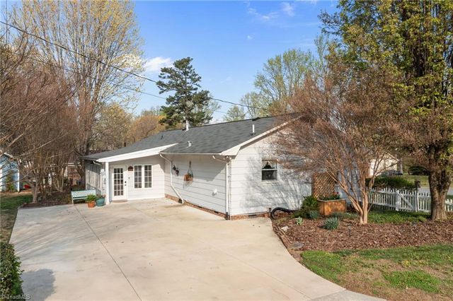 2501 Laramie Drive, Greensboro, NC 27406