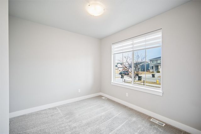 670 SE Booth Avenue, Waukee, IA 50263