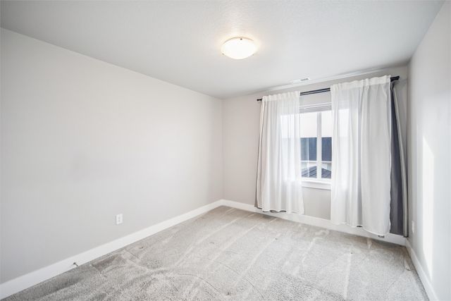 670 SE Booth Avenue, Waukee, IA 50263