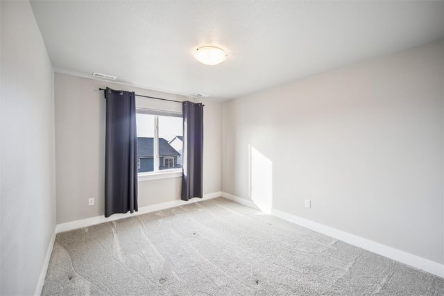 670 SE Booth Avenue, Waukee, IA 50263