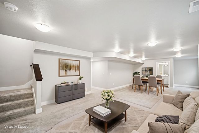 670 SE Booth Avenue, Waukee, IA 50263