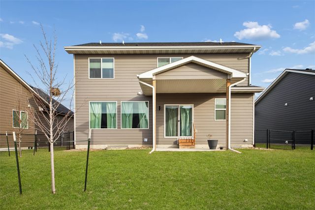 670 SE Booth Avenue, Waukee, IA 50263