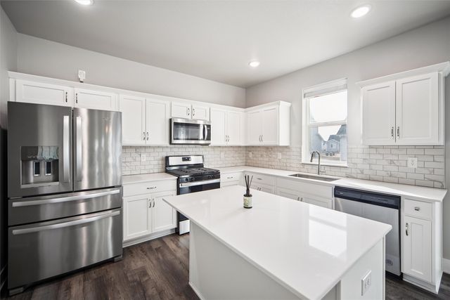 670 SE Booth Avenue, Waukee, IA 50263