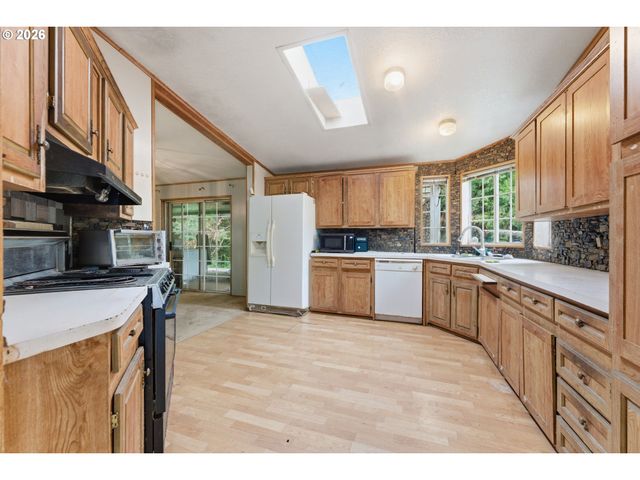 82520 VINEMAPLE Rd, Elsie, OR 97138