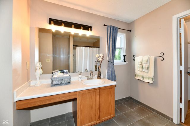 9890 Sapphire Berry Lane, Fishers, IN 46038