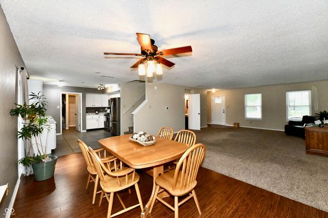 9890 Sapphire Berry Lane, Fishers, IN 46038