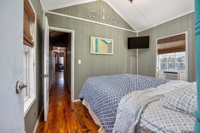 21018 Diversion Canal Rd, Maurepas, LA 70449