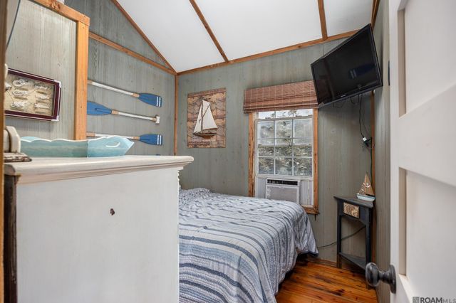 21018 Diversion Canal Rd, Maurepas, LA 70449