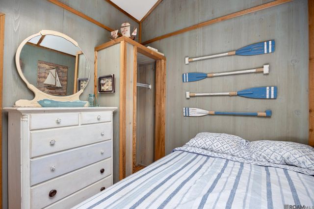 21018 Diversion Canal Rd, Maurepas, LA 70449