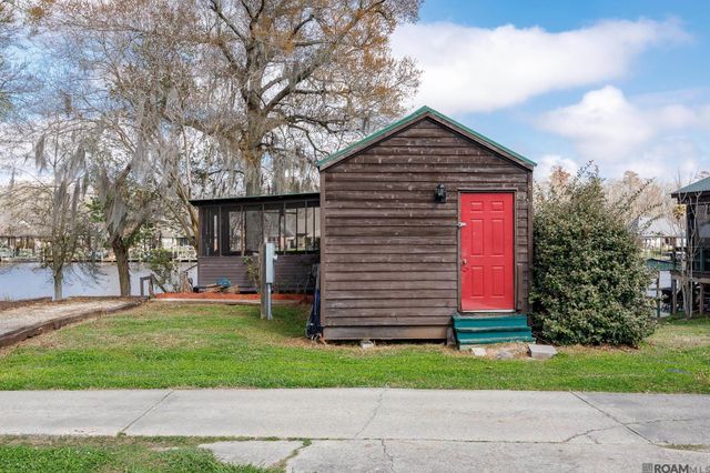 21018 Diversion Canal Rd, Maurepas, LA 70449