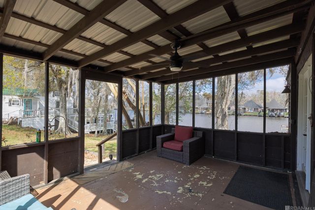 21018 Diversion Canal Rd, Maurepas, LA 70449