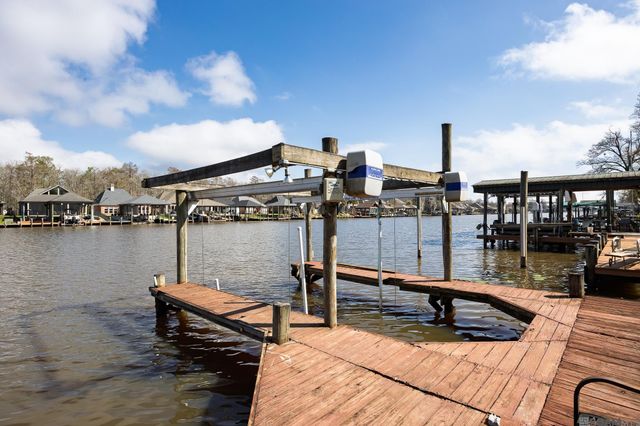 21018 Diversion Canal Rd, Maurepas, LA 70449