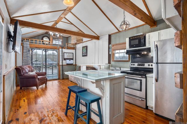 21018 Diversion Canal Rd, Maurepas, LA 70449