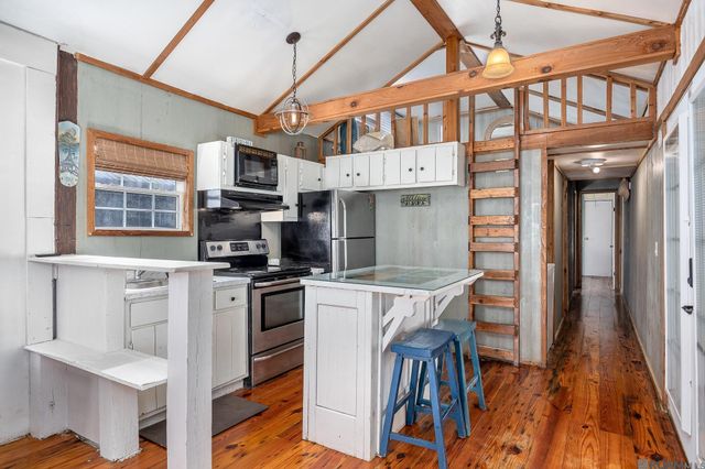 21018 Diversion Canal Rd, Maurepas, LA 70449