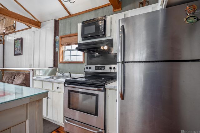 21018 Diversion Canal Rd, Maurepas, LA 70449