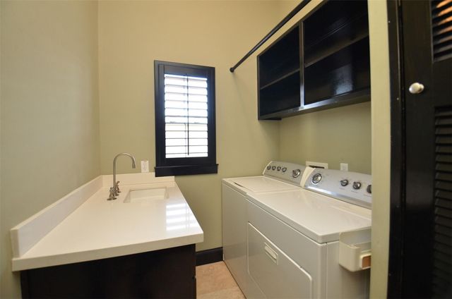 1818 Binz Street E, Houston, TX 77004