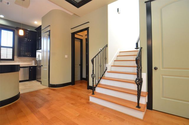 1818 Binz Street E, Houston, TX 77004