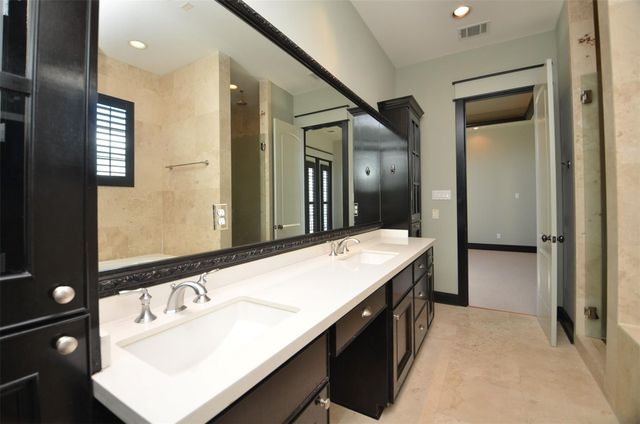 1818 Binz Street E, Houston, TX 77004