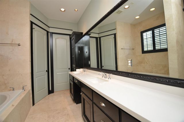 1818 Binz Street E, Houston, TX 77004