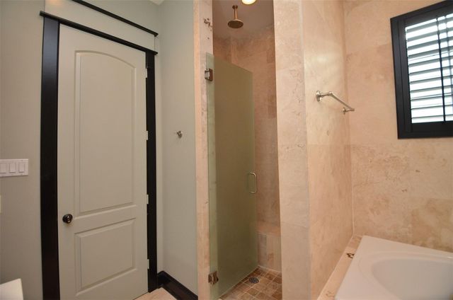 1818 Binz Street E, Houston, TX 77004