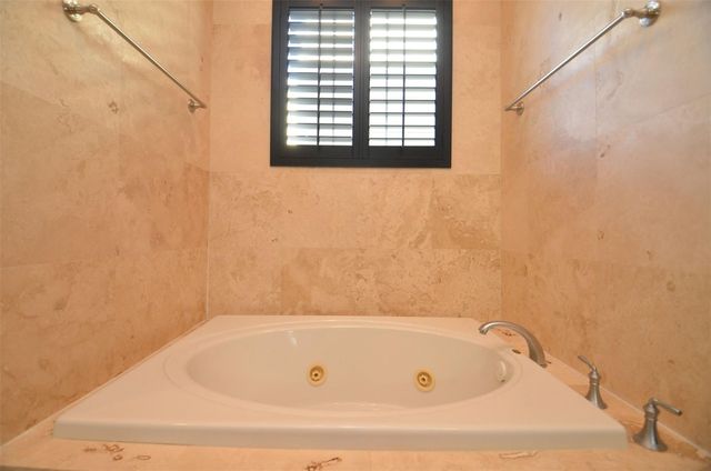 1818 Binz Street E, Houston, TX 77004