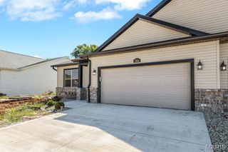 204 Wrigley Field Drive, Bethalto, IL 62010