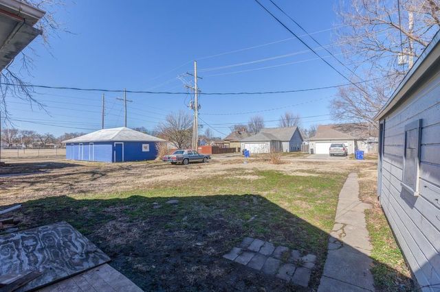 332 W 10th Street, Junction City, KS 66441