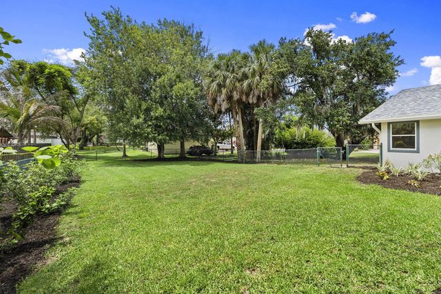 1952 SW Import Drive, Port St. Lucie, FL 34953