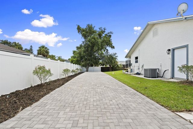 1952 SW Import Drive, Port St. Lucie, FL 34953