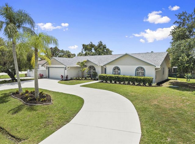 1952 SW Import Drive, Port St. Lucie, FL 34953