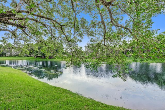 7484 NW 114th Terrace, Parkland, FL 33076