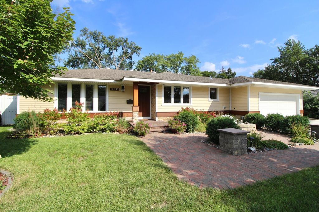 10933 Drew Avenue S, Bloomington, MN 55431