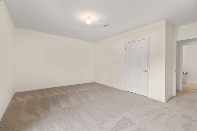 218 Reservoir St 103, Holden, MA 01520