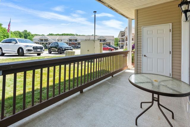 218 Reservoir St 103, Holden, MA 01520