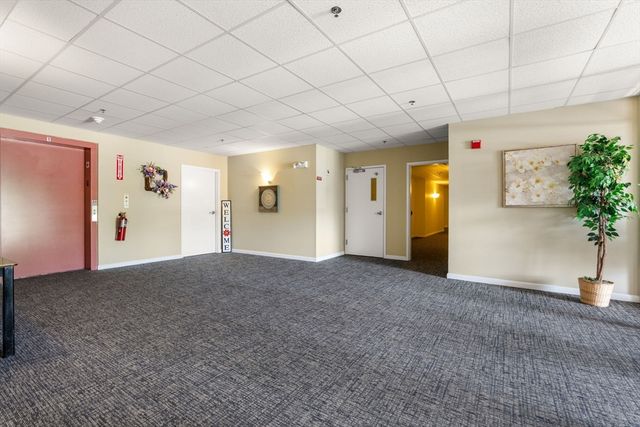 218 Reservoir St 103, Holden, MA 01520