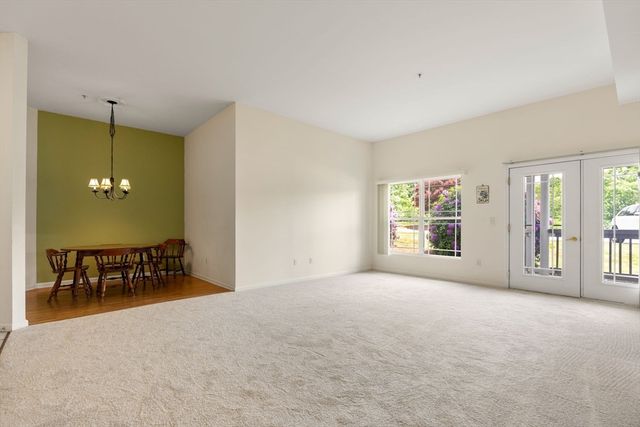 218 Reservoir St 103, Holden, MA 01520