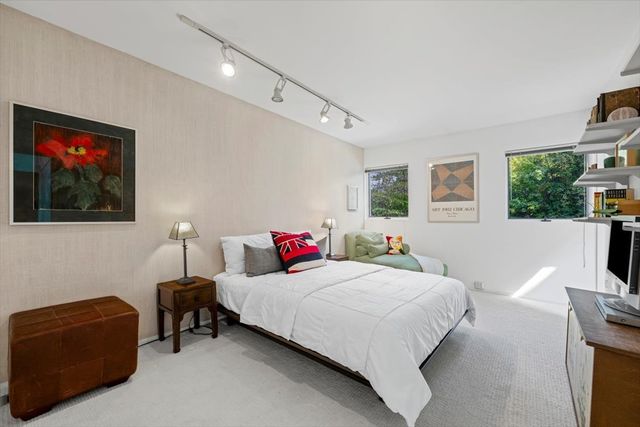 625 SHERIDAN Road, Highland Park, IL 60035