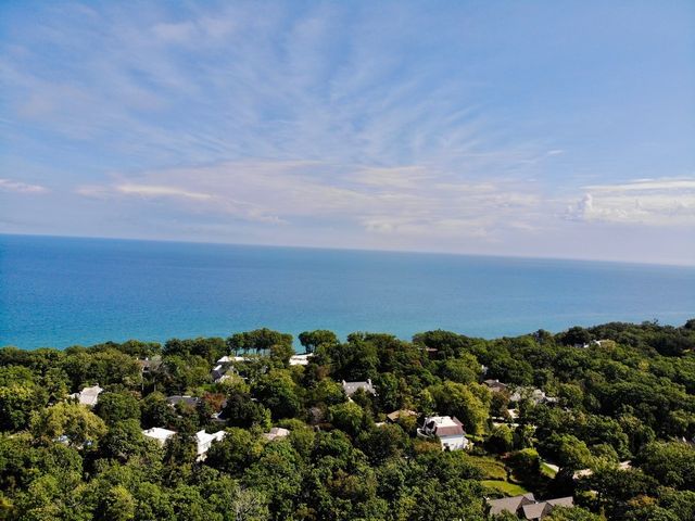 625 SHERIDAN Road, Highland Park, IL 60035