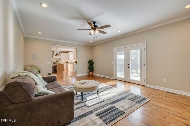 6 Carriage Court, Johnson City, TN 37604